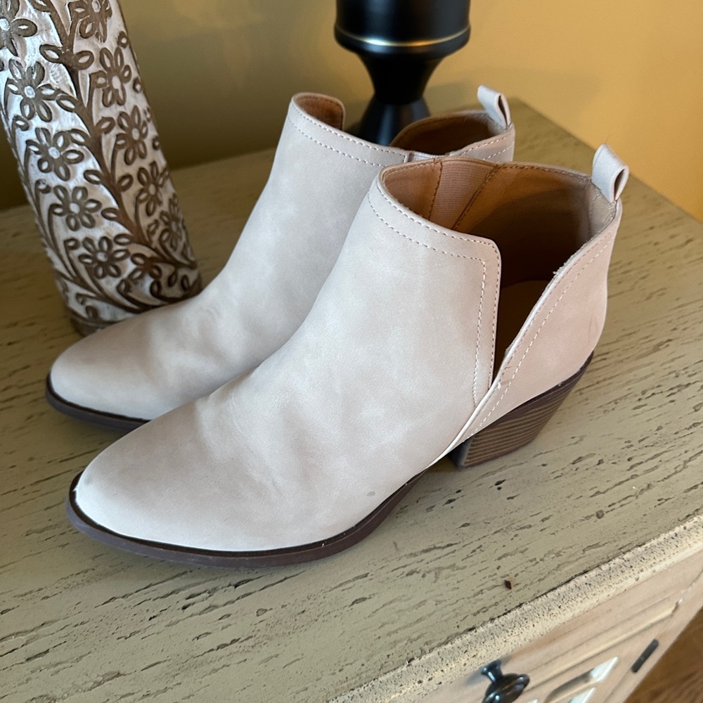 Cute Boho Chic Tan Suede Nubuk Ankle Boots Womens 7